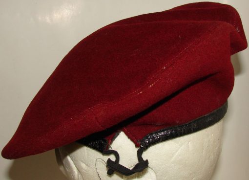 Béret rouge de parachutiste Français époque Indochine – Image 3