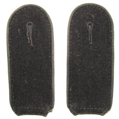 Waffen engineers shoulders strap.