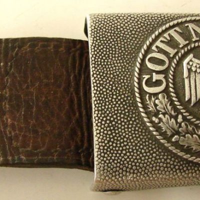 Heer belt buckle with tab