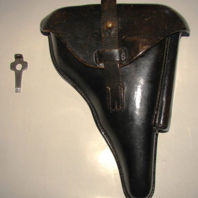 Etui de pistolet P08 de la police.