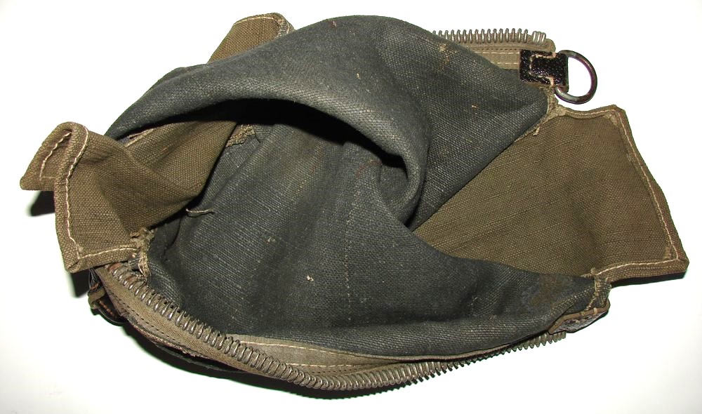 Luftwaffe flare box carrying bag. - Image 9