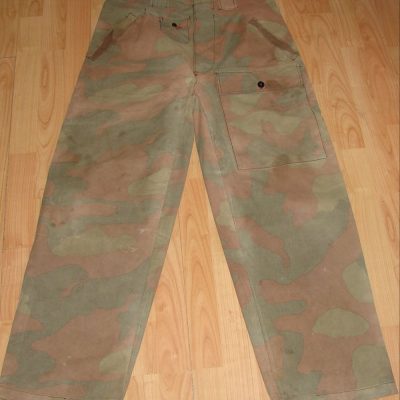 Pantalon en toile camouflée Italienne. RÉSERVÉ