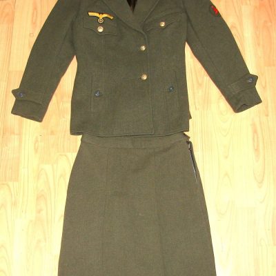 Ensemble veste et jupe d'une helferin de la kriegsmarine VENDU
