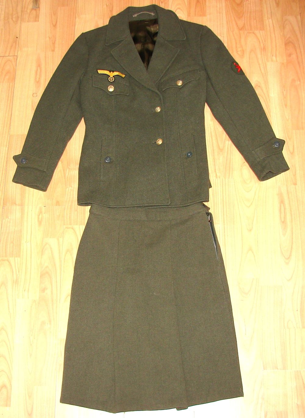 Ensemble veste et jupe d'une helferin de la kriegsmarine VENDU